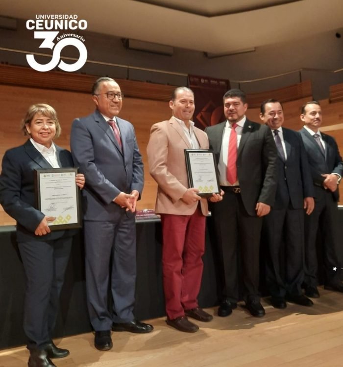 Entrega del Distintivo Excelencia Educativa Veracruzana 2022